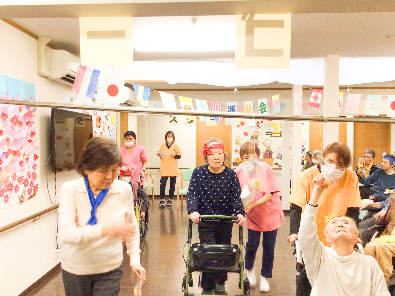 レクリエーションを通して、笑顔あふれる時間を提供します。